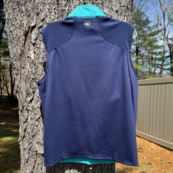 Peter Millar Crown Sport Hyperlight Fuse Hybrid Vest - GARDEN CITY GOLF CLUB - Picture 4 of 15